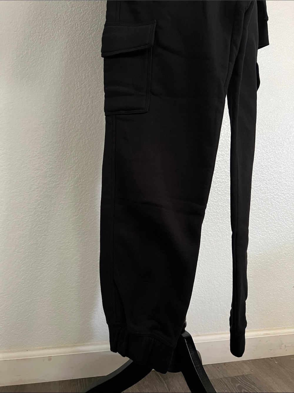 DKNY Black Sweatshirt and Cargo Joggers Set - Picture 4 of 4